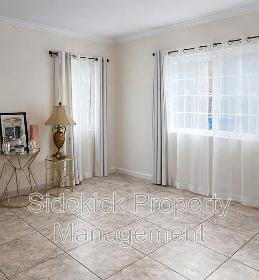 4321 Beagle St — Photo 3