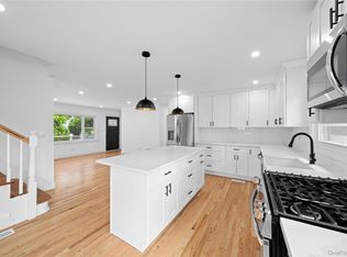 207 Wright St, Westbury, NY 11590