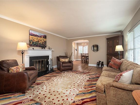 4th image of 110 Wedgedale Ave