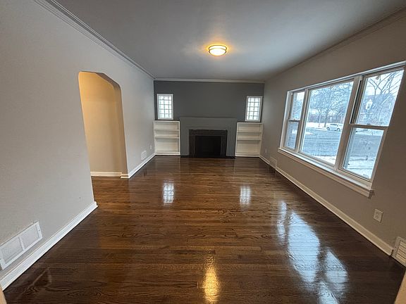 2nd image of 373 Taft Pl