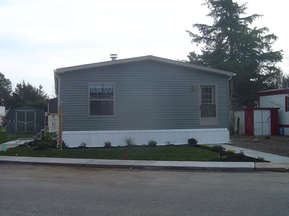 2nd image of 51 Southwind Circle