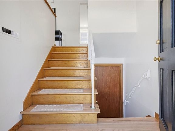 4th image of 5 Moreau St