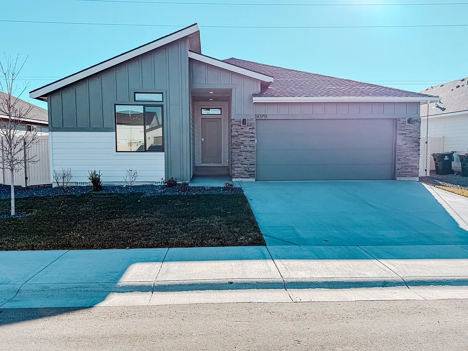 5079 W Riva Capri St