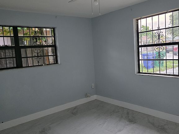 4th image of 6104 SW 40th St #1
