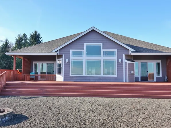 332 Harbor View Loop SE, Ocean Shores, WA 98569
