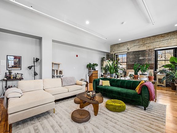 4th image of 70-72 Northampton St #200