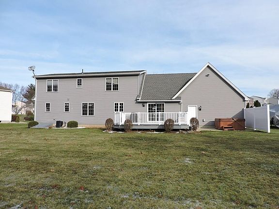 2nd image of 160 Wedgewood Dr