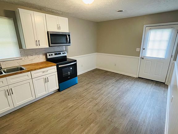 4th image of 619 Mica St