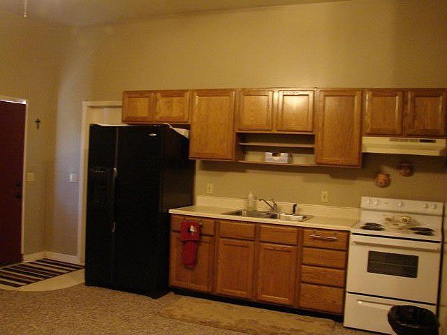 2nd image of 240 E Fischer Ln