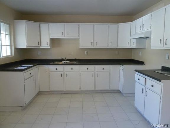5th image of 13619 Shablow Ave