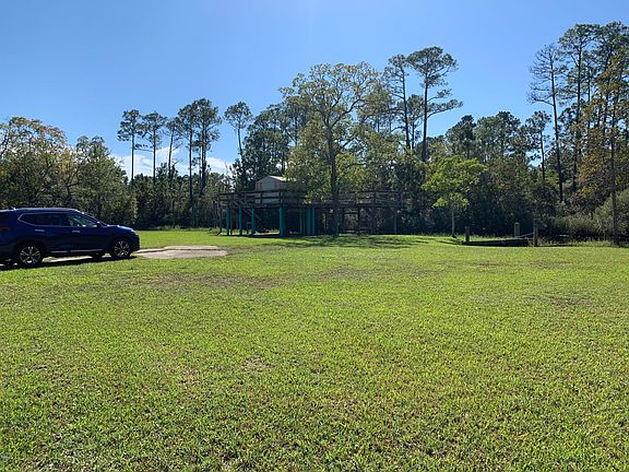 3rd image of 10213 River Dr