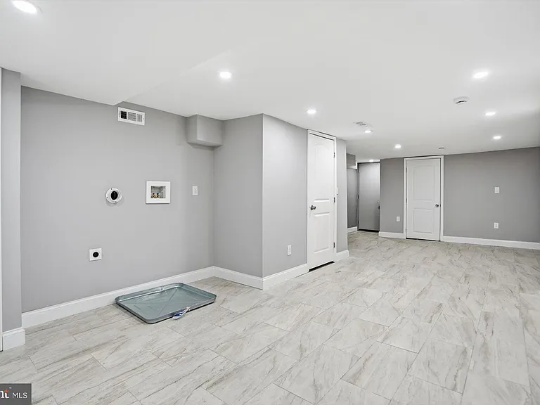 2536 Garrett Ave — Photo 15