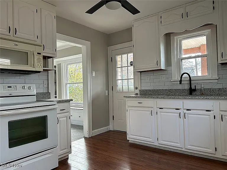 3 bed, 1.5 bath, 1884 sqft, $2,150 — Photo 3