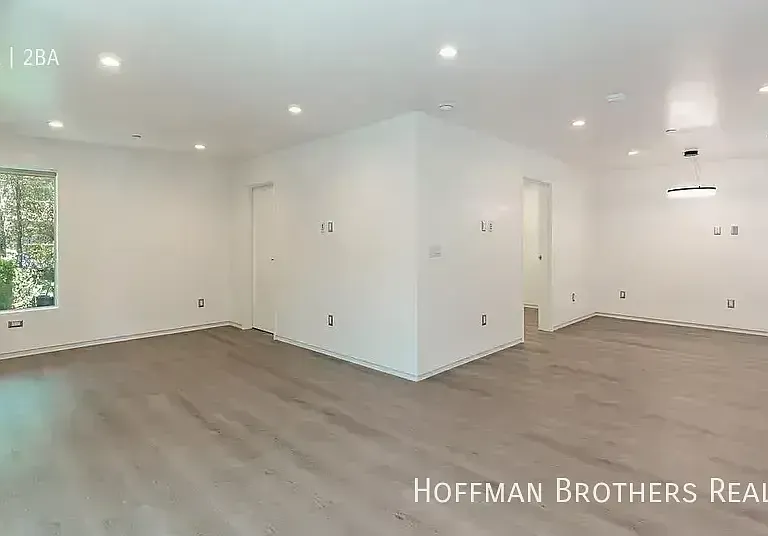 613 6th Ave #613 — Photo 5