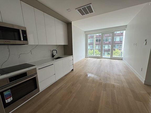 4th image of 37-34 33rd St #3B