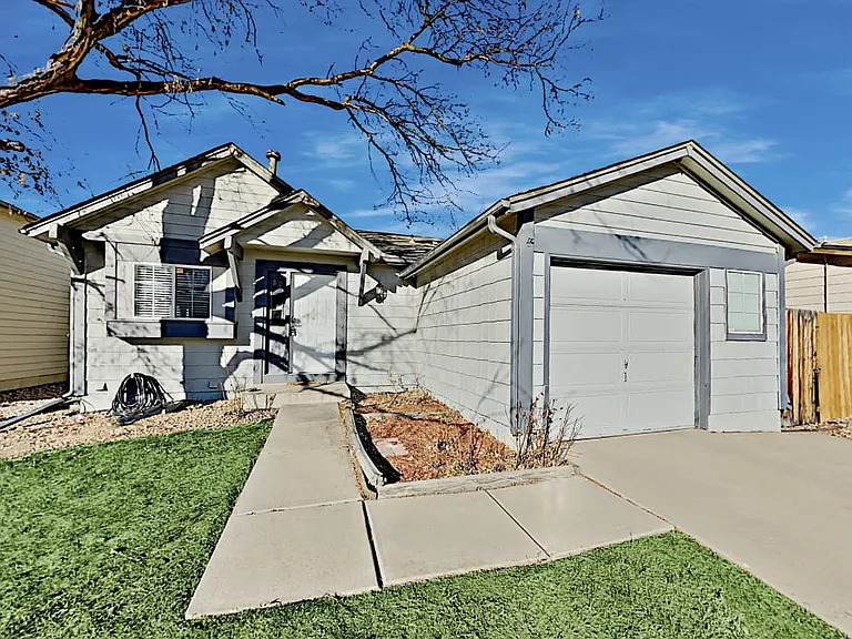 18869 E Carmel Cir — Photo 1