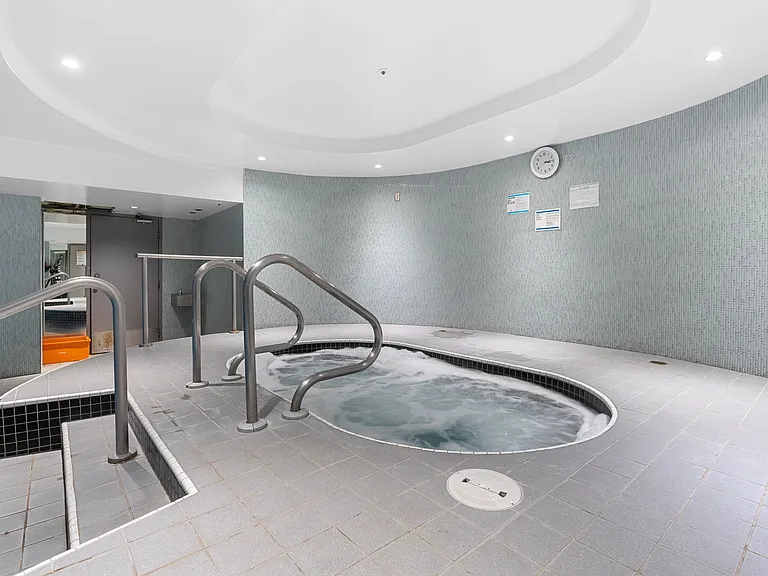 588 Broughton St #1006 — Photo 21