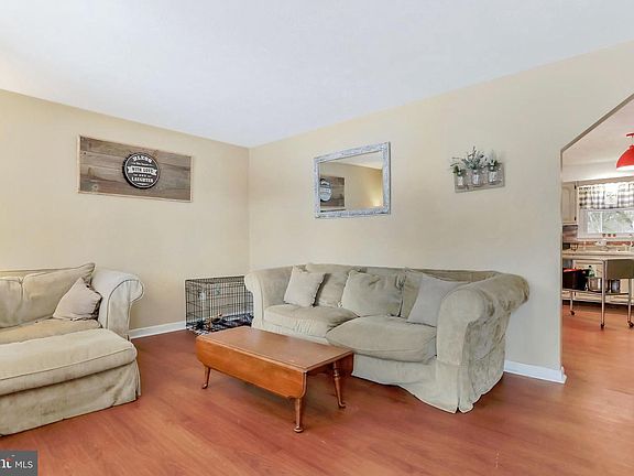5th image of 110 Rollason Dr