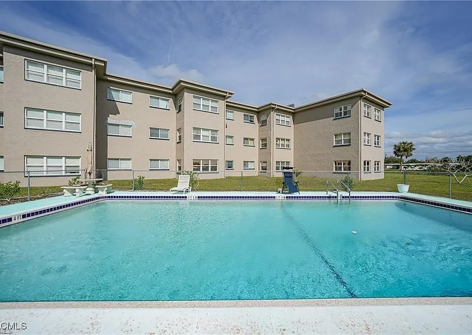 3100 Harbor Blvd #114