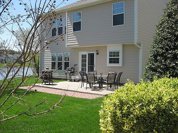 2nd image of 514 N Waters Edge Dr