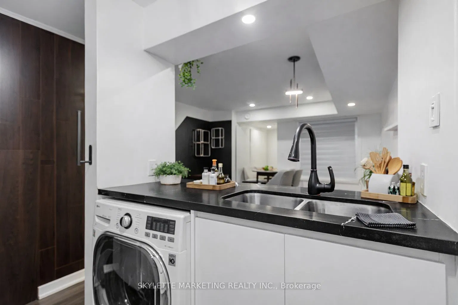 1 bed, $2,050 — Photo 3