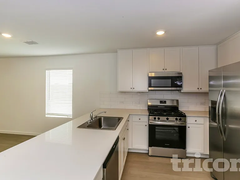 1340 Amapola Dr — Photo 7