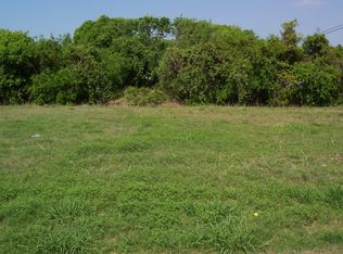 604 E Pine St, Seadrift, TX 77983