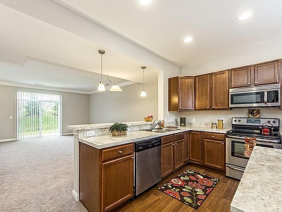 3rd image of 898 Woodmeadow Way