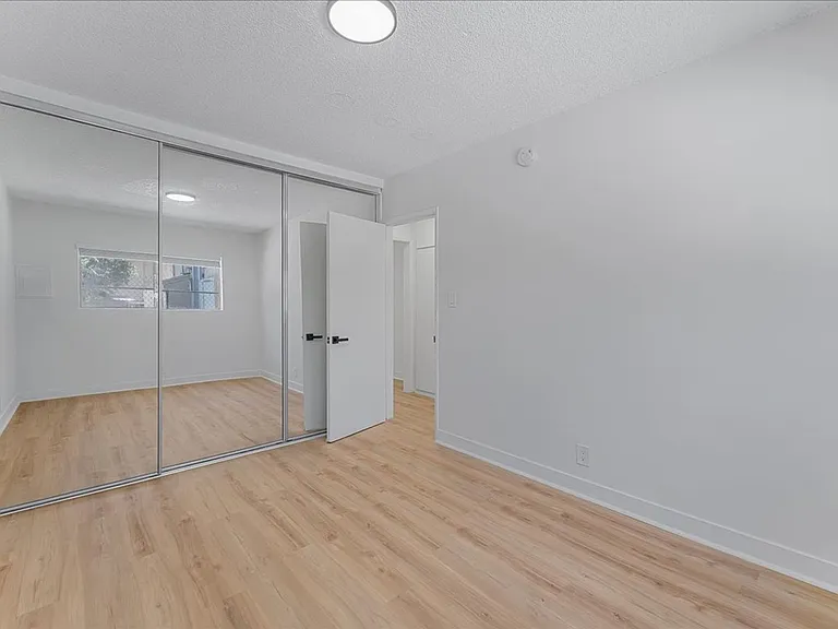 1626 Pine Ave #D — Photo 9