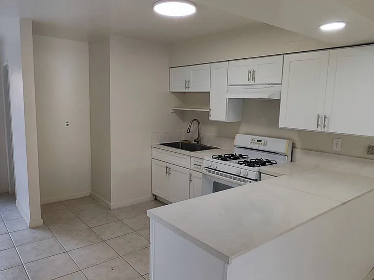 4760 Bandera St #4 — Photo 1