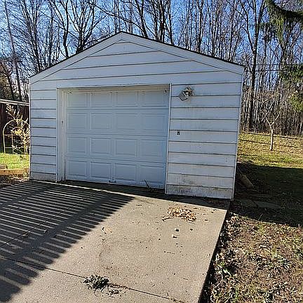 3rd image of 2364 Parkview Dr