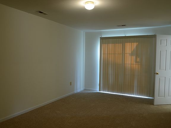 2nd image of 4123 Hunters Hill Cir