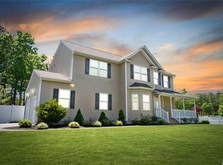 74 Madeline Rd, Ridge, NY 11961