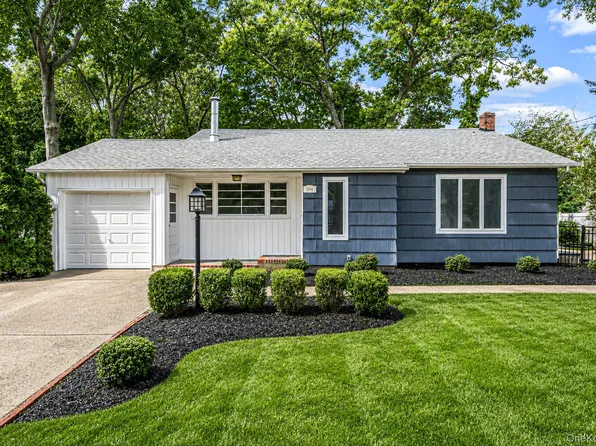 194 Phyllis Drive, Patchogue, NY 11772