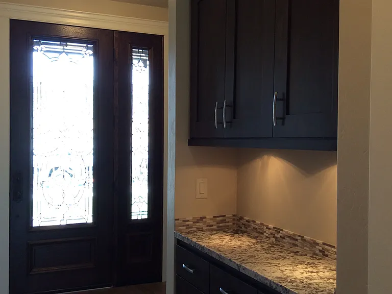 3820 Creek View Dr — Photo 2