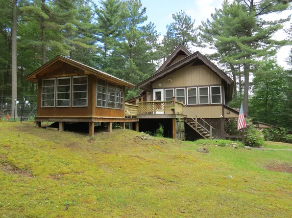 28 Summit Ln, Jay, NY 12941