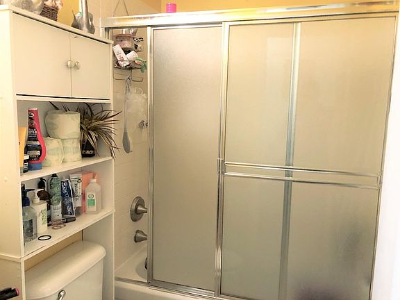 5th image of 2409 Lemontree Ct Unit 1