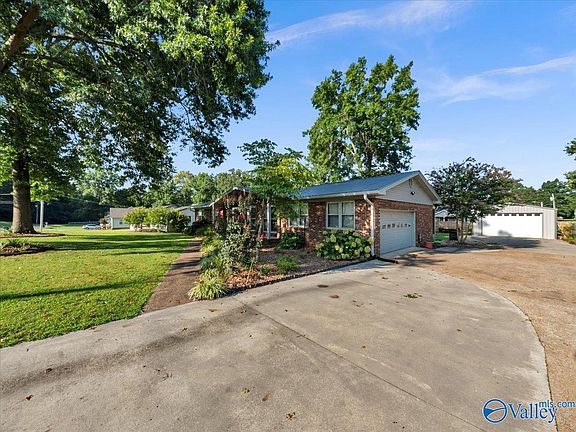 5th image of 1104 Wildwood Dr