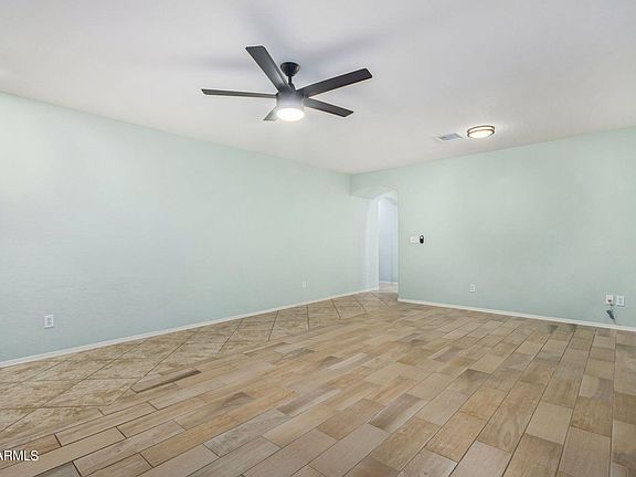 4th image of 1309 E CHELSEA Drive