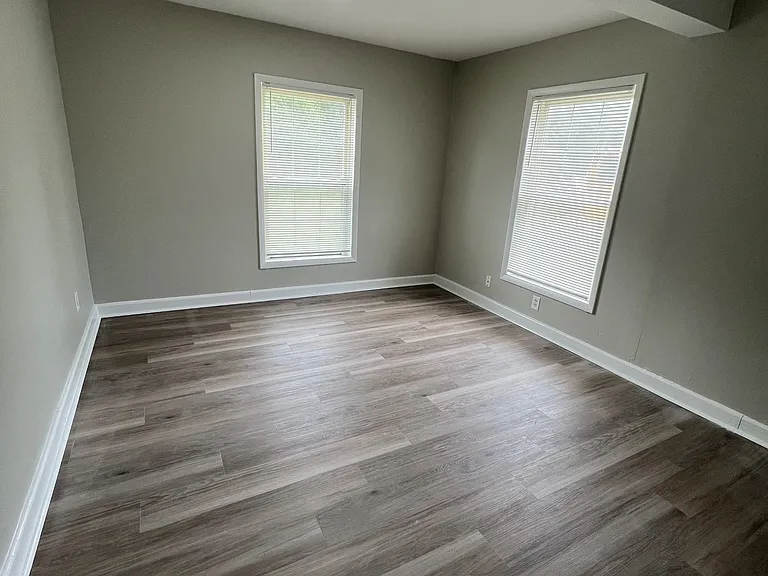 504 Robinson St — Photo 14