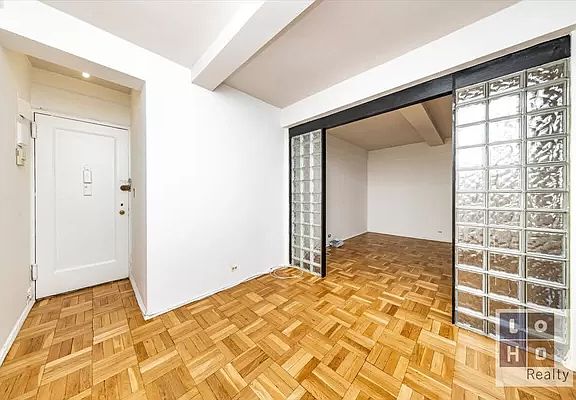 4th image of 550 Grand St #H8g
