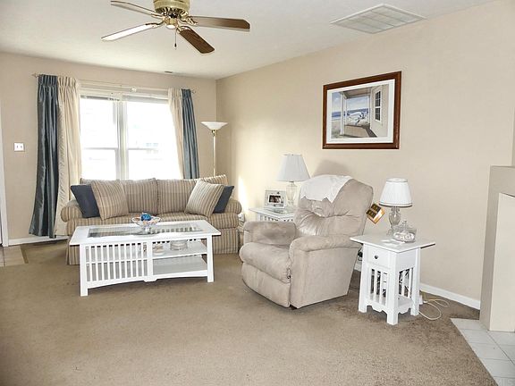 3rd image of 4703 N Pebble Ct