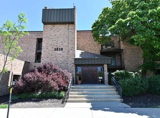 3838 N Oakland Ave APT 268, Shorewood, WI 53211