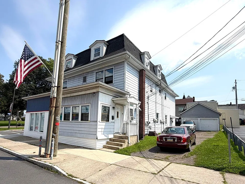 1 W Broad St #5