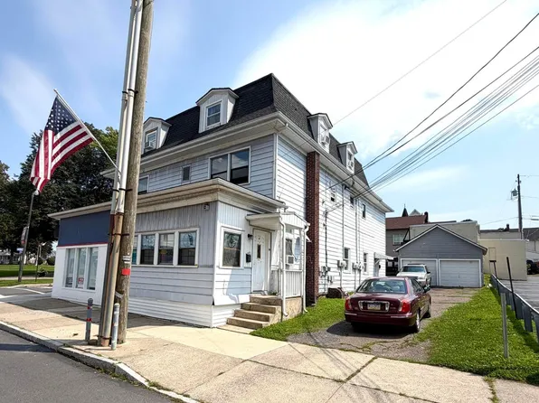 1 W Broad St #5, Nanticoke, PA 18634