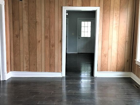 4th image of 32 Harvey Pl #1