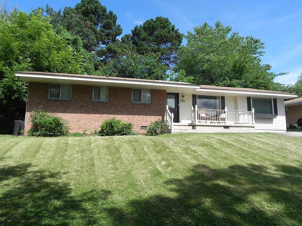 1st image of 803 Eileen Ln
