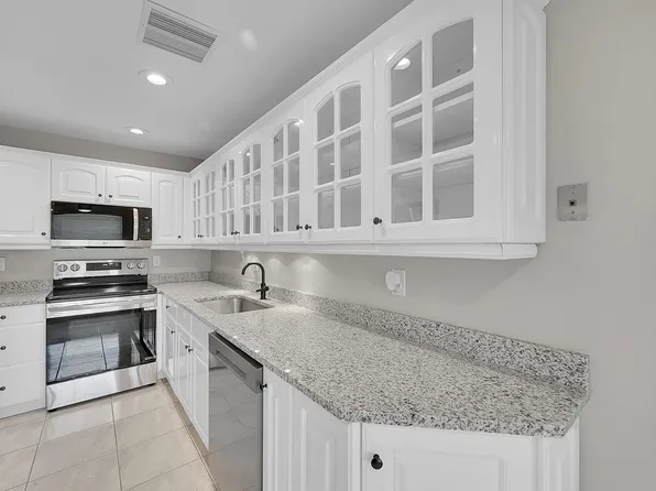 1540 NW 18th Avenue #101, Delray Beach, FL 33445