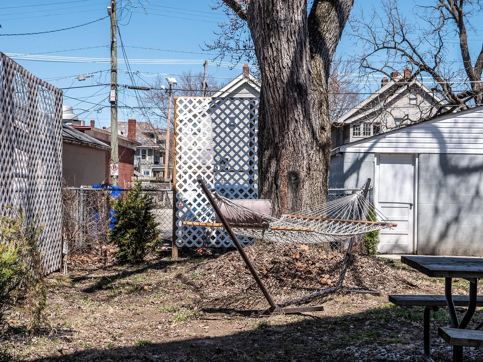 366 E Tompkins St — Photo 3