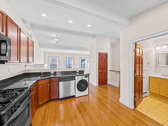5th image of 15 Vinton St #3